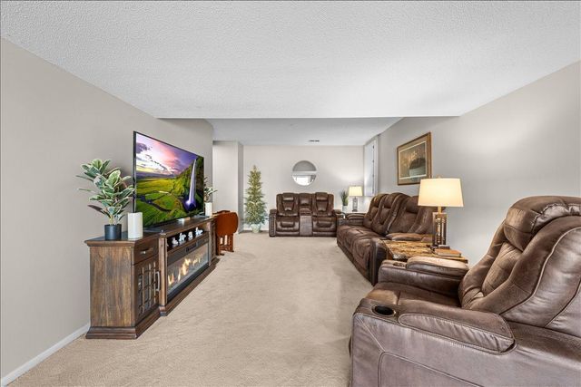 139 Ridge Way, Mahtomedi, MN 55115