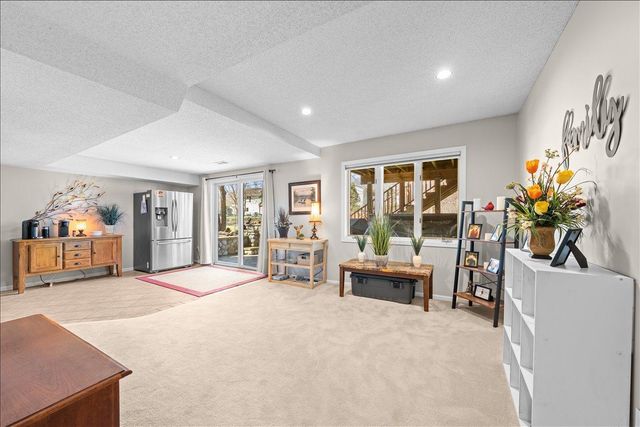 139 Ridge Way, Mahtomedi, MN 55115