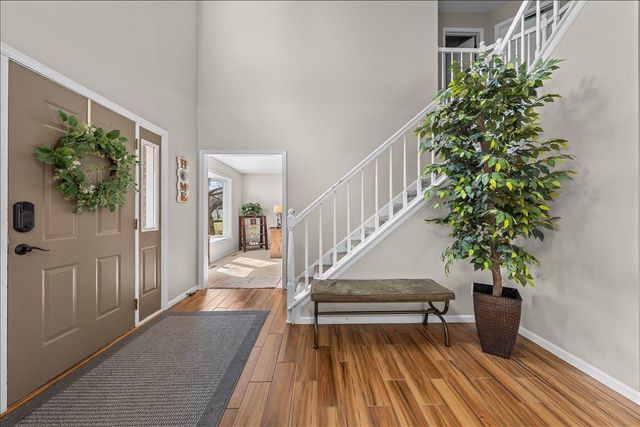 139 Ridge Way, Mahtomedi, MN 55115