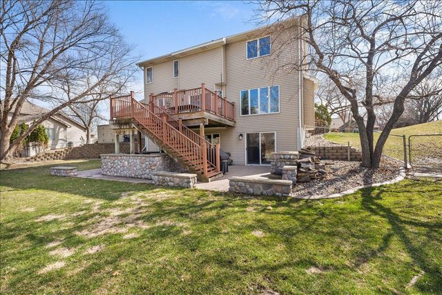 139 Ridge Way, Mahtomedi, MN 55115