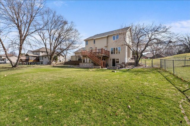 139 Ridge Way, Mahtomedi, MN 55115