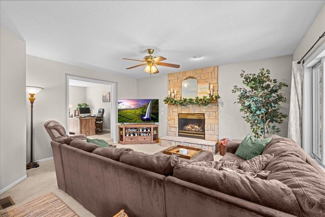 139 Ridge Way, Mahtomedi, MN 55115