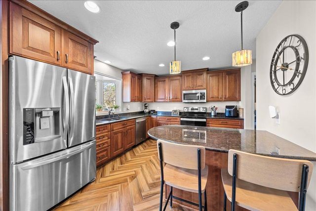 139 Ridge Way, Mahtomedi, MN 55115