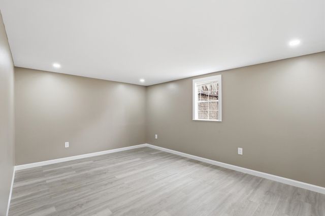 114 N Moore St, Duncan, SC 29334