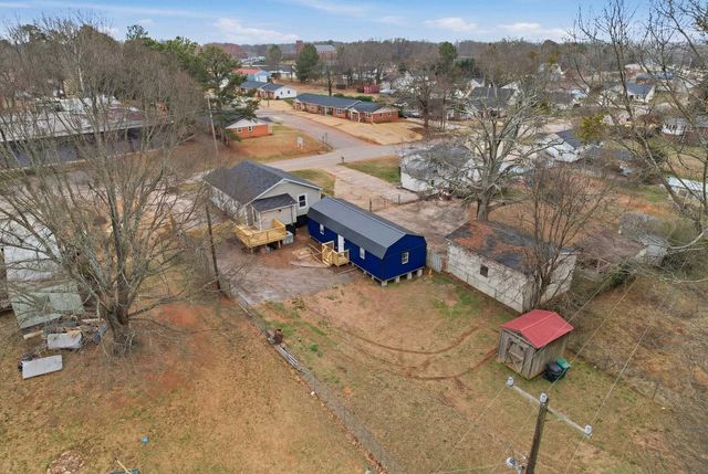 114 N Moore St, Duncan, SC 29334