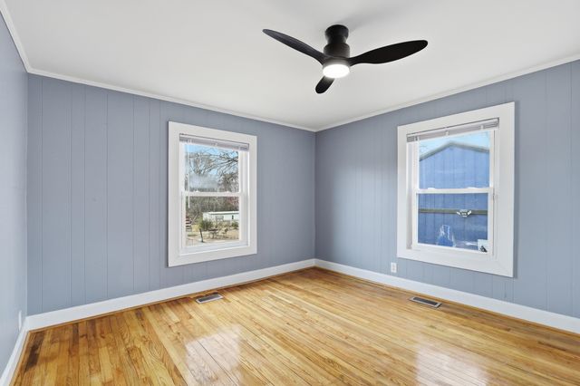 114 N Moore St, Duncan, SC 29334