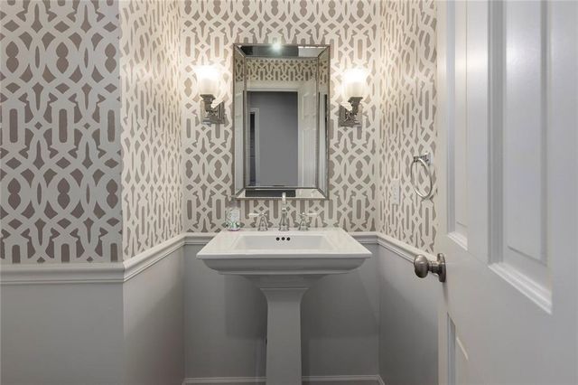 1312 Wellington Way, Liberty, MO 64068