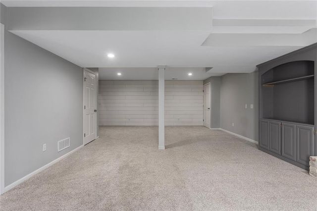 1312 Wellington Way, Liberty, MO 64068