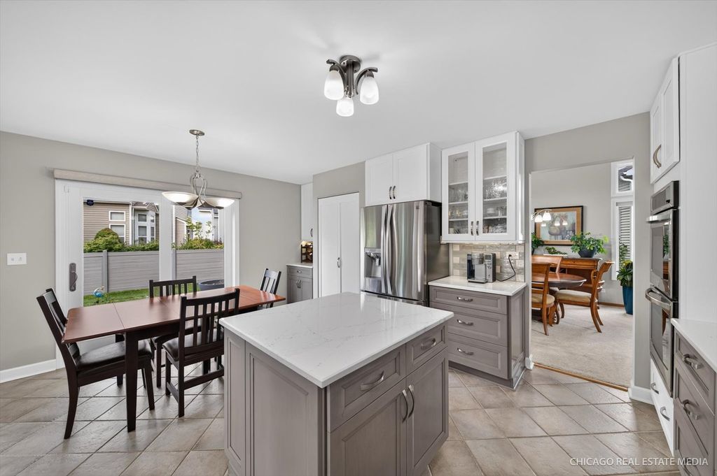 1172 Hillcrest Lane, Woodridge, IL 60517 — photo 5