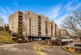 2160 Greentree Rd. 405W, Scott Twp, PA 15220