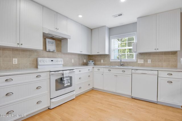506 Compass Court, Sneads Ferry, NC 28460