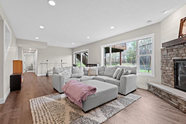 1892 Shannon Oaks Boulevard NE, Rochester, MN 55906