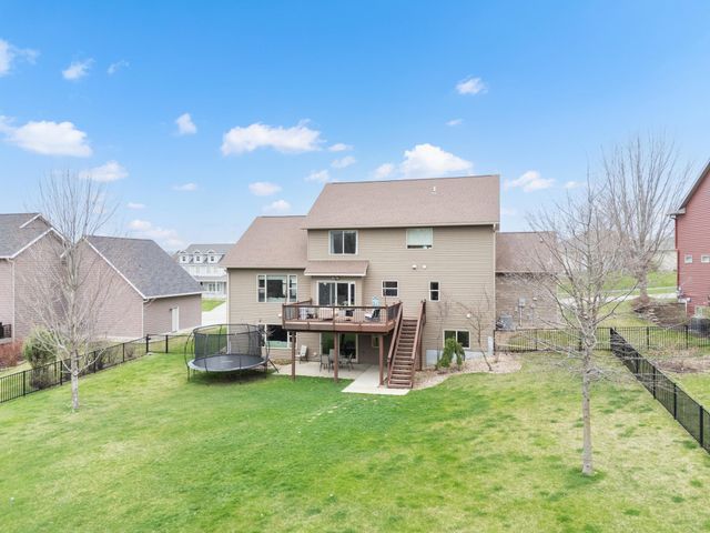 1892 Shannon Oaks Boulevard NE, Rochester, MN 55906