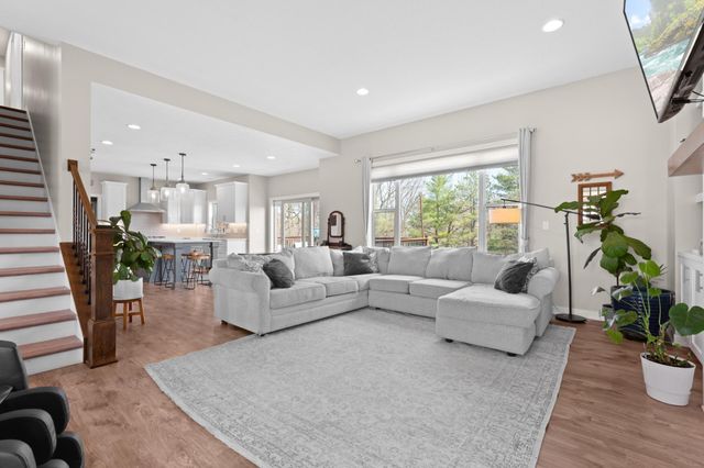 1892 Shannon Oaks Boulevard NE, Rochester, MN 55906