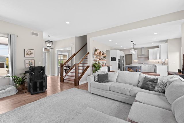 1892 Shannon Oaks Boulevard NE, Rochester, MN 55906