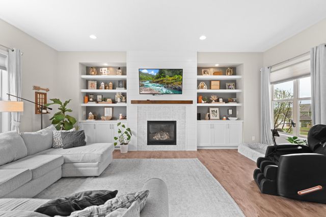 1892 Shannon Oaks Boulevard NE, Rochester, MN 55906
