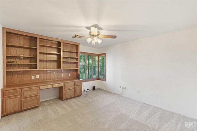 7313 Calle Los Manzanos, Bakersfield, CA 93309