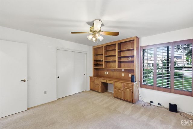7313 Calle Los Manzanos, Bakersfield, CA 93309
