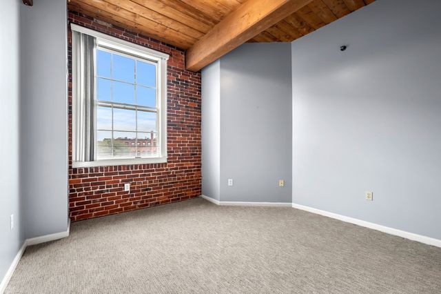 21 Wingate 402, Haverhill, MA 01832