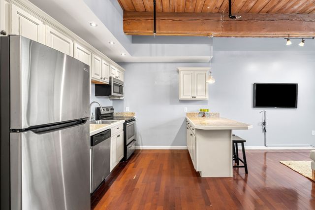21 Wingate 402, Haverhill, MA 01832