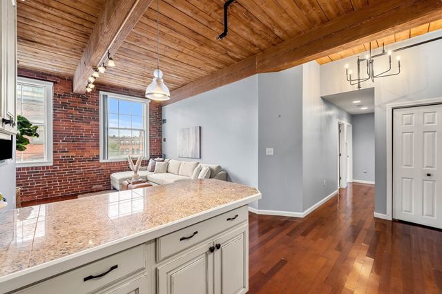 21 Wingate 402, Haverhill, MA 01832