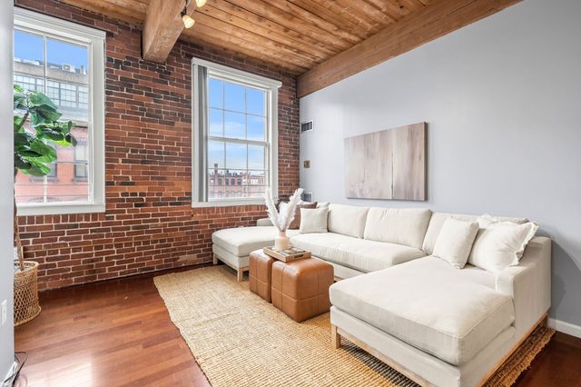 21 Wingate 402, Haverhill, MA 01832