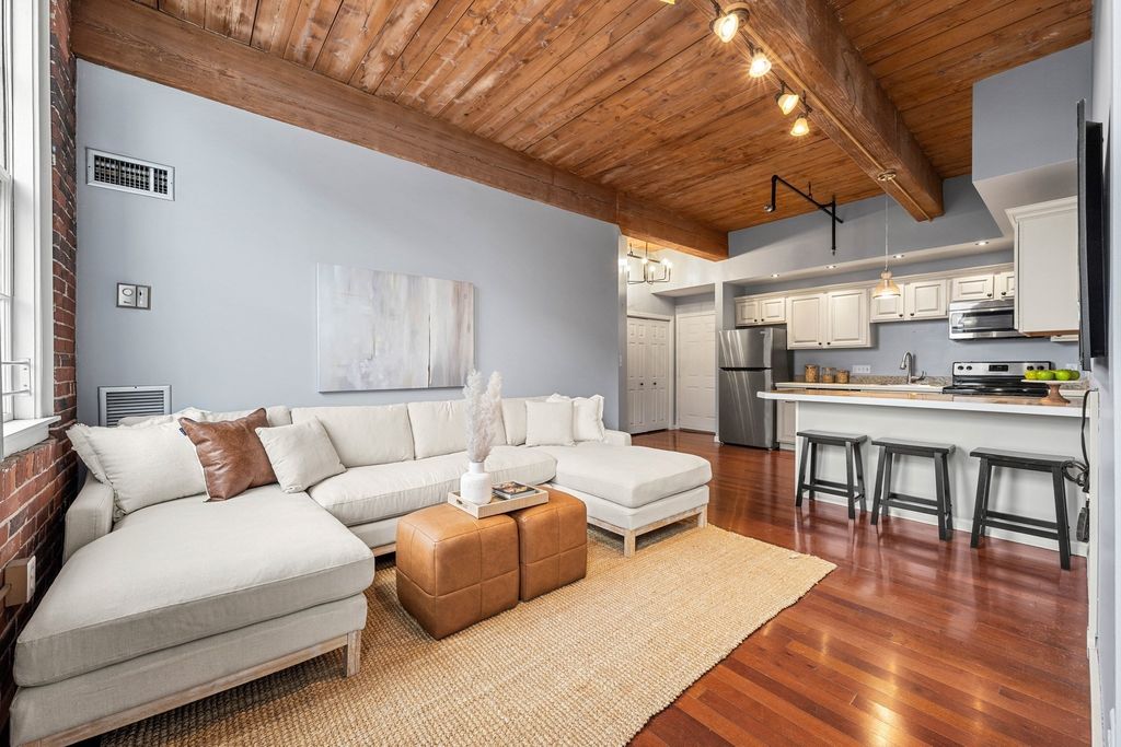 21 Wingate 402, Haverhill, MA 01832
