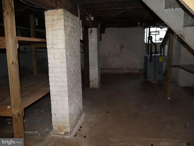 6386 SHERWOOD RD, Philadelphia, PA 19151