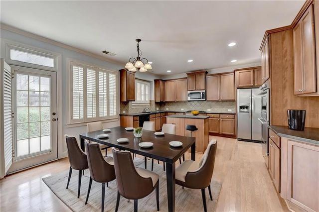 2723 Ivy Bluff Court, Buford, GA 30519