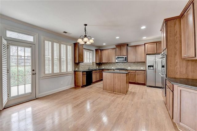 2723 Ivy Bluff Court, Buford, GA 30519