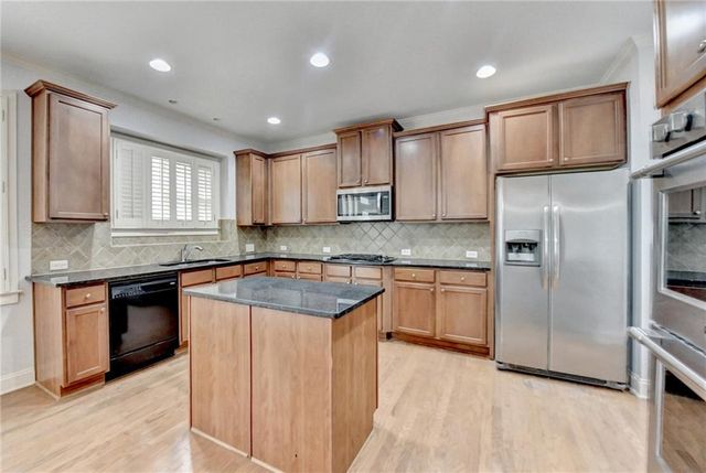 2723 Ivy Bluff Court, Buford, GA 30519