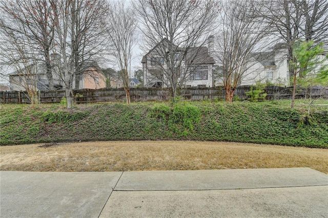 2723 Ivy Bluff Court, Buford, GA 30519