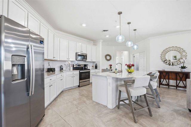 10039 CROOKED CREEK DRIVE 201, Venice, FL 34293