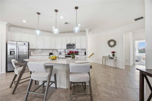 10039 CROOKED CREEK DRIVE 201, Venice, FL 34293