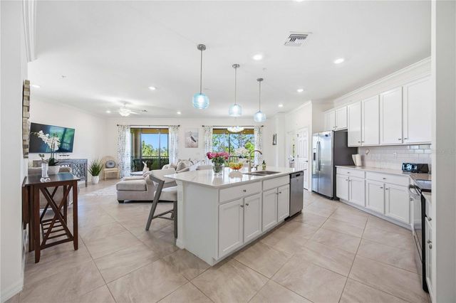 10039 CROOKED CREEK DRIVE 201, Venice, FL 34293