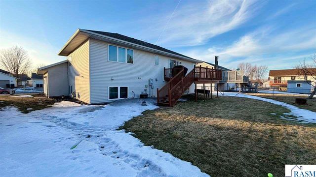 105 Swan Lane, Mankato, MN 56001