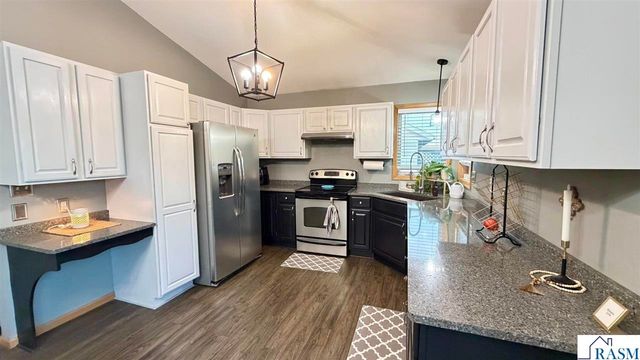 105 Swan Lane, Mankato, MN 56001