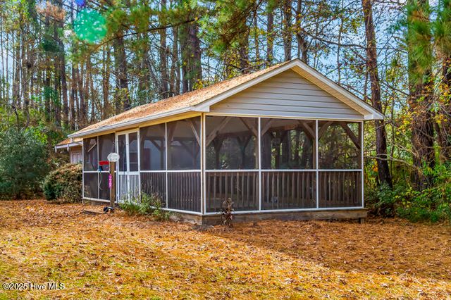 9314 Doris Drive, Oriental, NC 28571