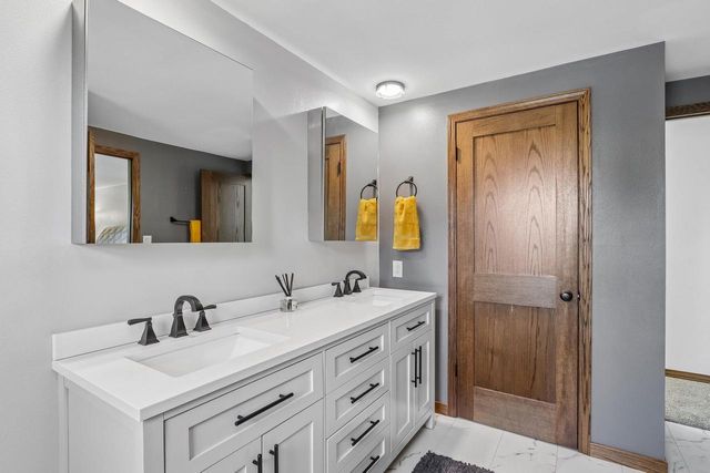 10780 S 92nd STREET, Franklin, WI 53132