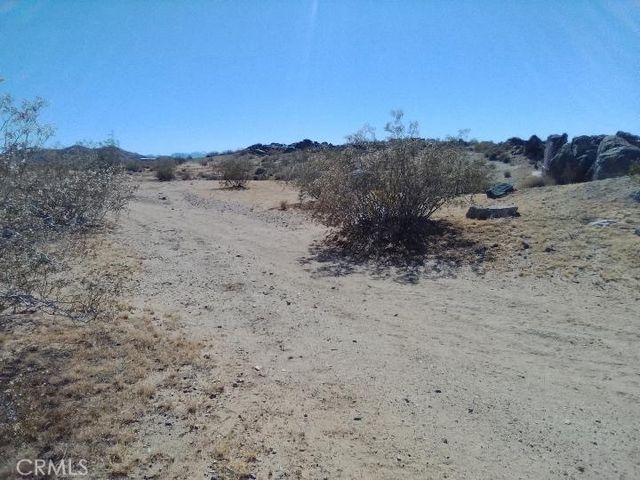 60820 Summers, Landers, CA 92285