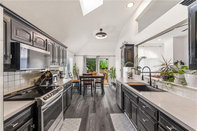 5031 W 120th Place, Overland Park, KS 66209