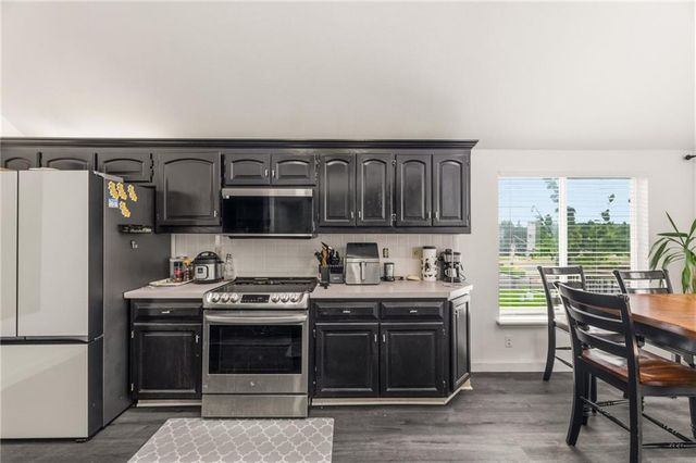 5031 W 120th Place, Overland Park, KS 66209
