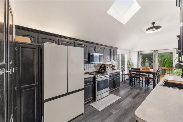 5031 W 120th Place, Overland Park, KS 66209