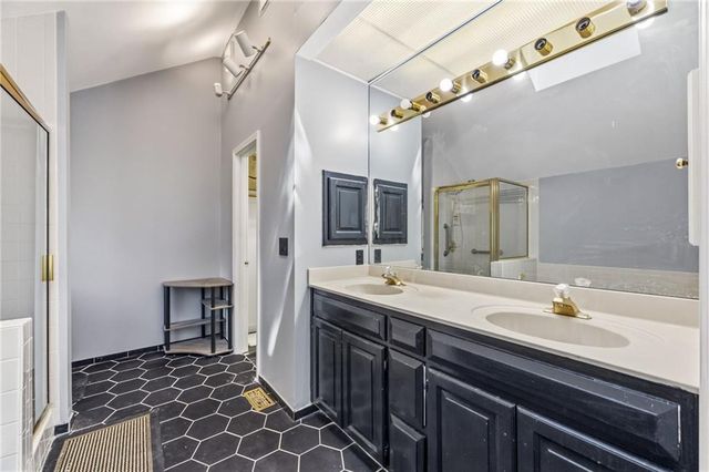 5031 W 120th Place, Overland Park, KS 66209