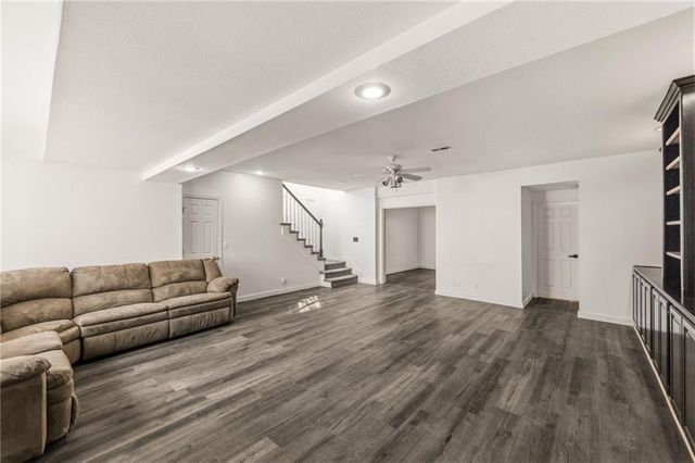 5031 W 120th Place, Overland Park, KS 66209