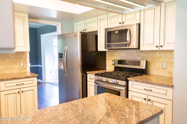 4726 Sutton Place, Toledo, OH 43623