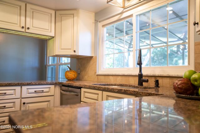 4726 Sutton Place, Toledo, OH 43623