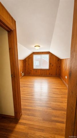 12585 Duchess Street, Detroit, MI 48224