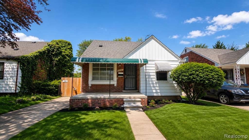 12585 Duchess Street, Detroit, MI 48224