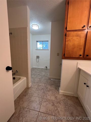 605 McArthur, Mcalester, OK 74501